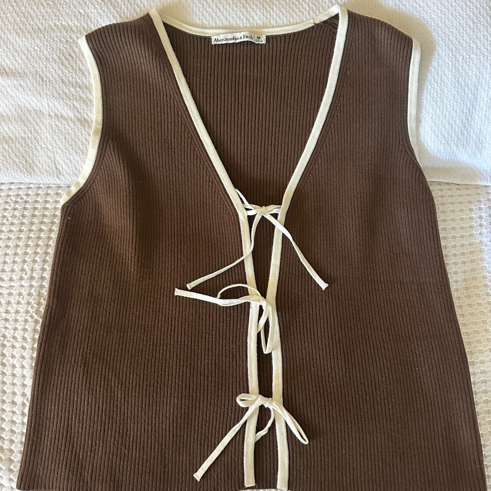 Abercrombie & Fitch Tie Front Sleeveless Top
